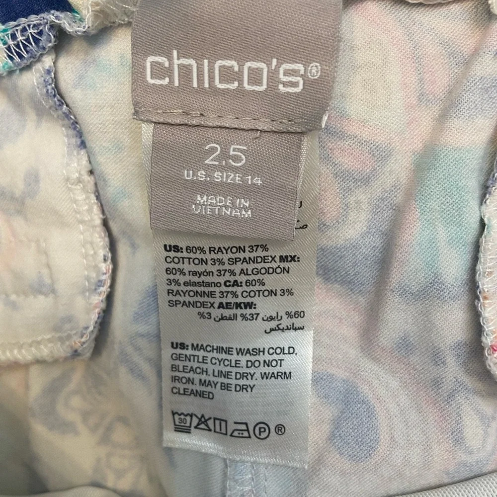 FINAL PRICE Chico’s crop pants - Picture 3 of 4